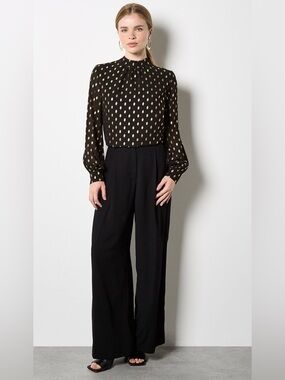 ✨ Evereve Mock Neck Gold Polka Dot Blouse w Keyhole Back Size M